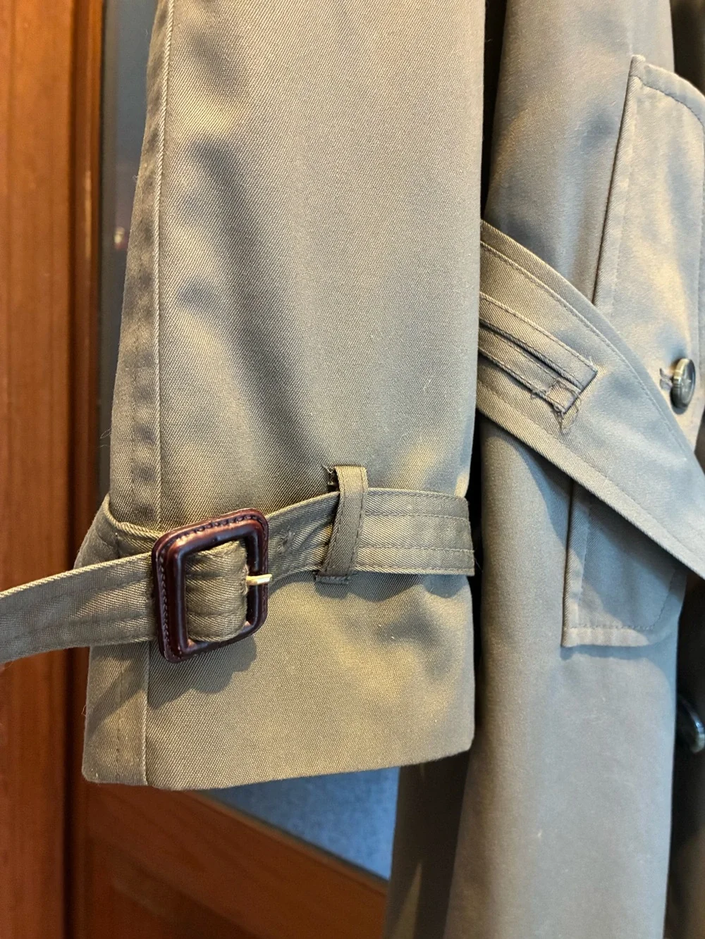 Vintage double-breasted rain trenchcoat